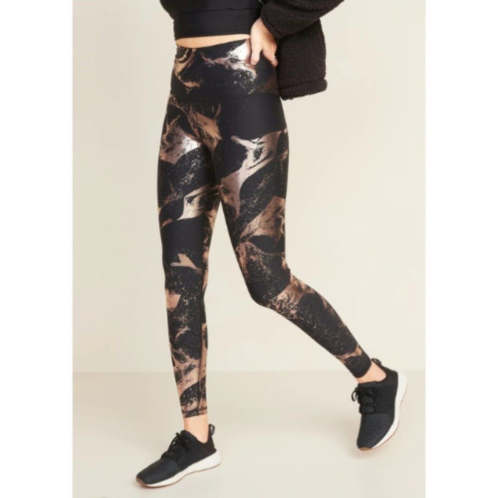 Old Navy Women's 7/8 Black & Gold Extra High-Waisted Power Soft Pocket Leggi…